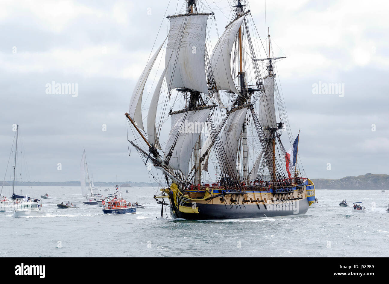 Frigate L'Hermione in the Bay of Saint-Malo (homeport : Rochefort, Charente Maritime, France), replica of french warship in service from 1779 to 1793. Stock Photo