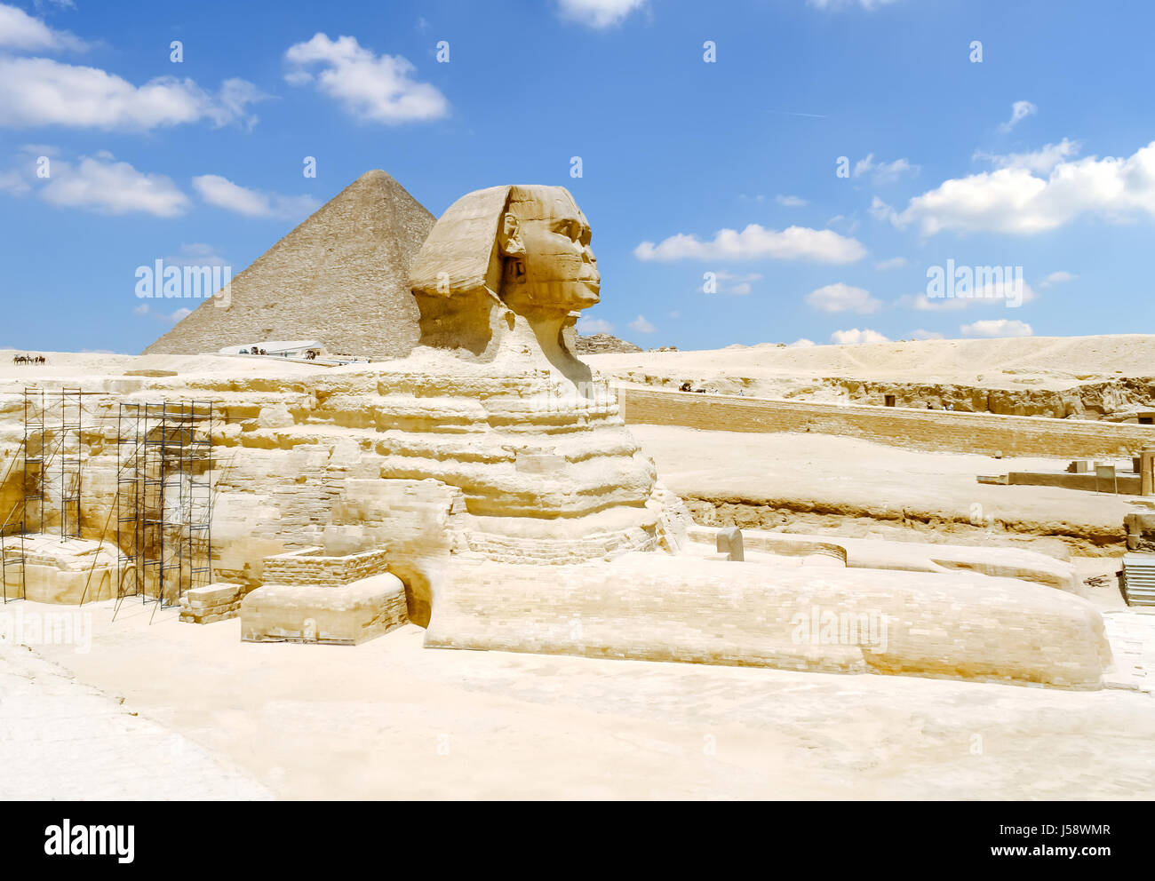 Sphinx and the Great Pyramid of Giza in the Egypt Stock Photo - Alamy