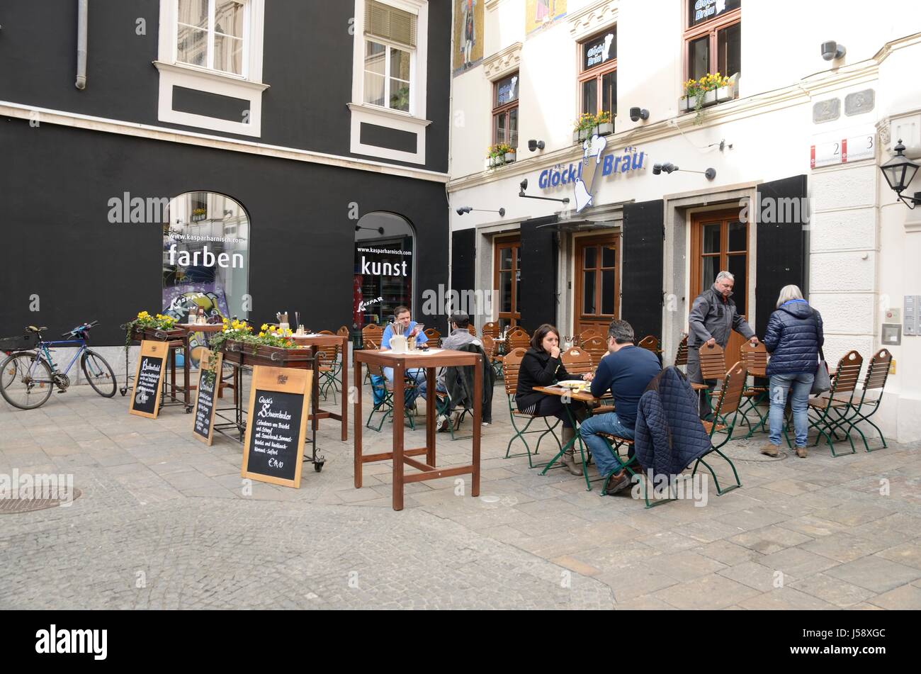 Plaza glockenspielplatz hires stock photography and images Alamy