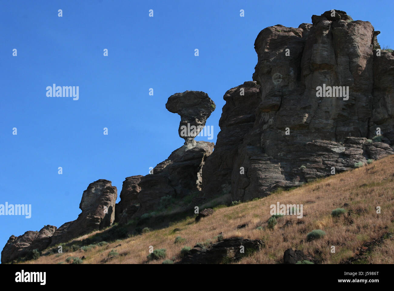 the balanced rock Stock Photo - Alamy