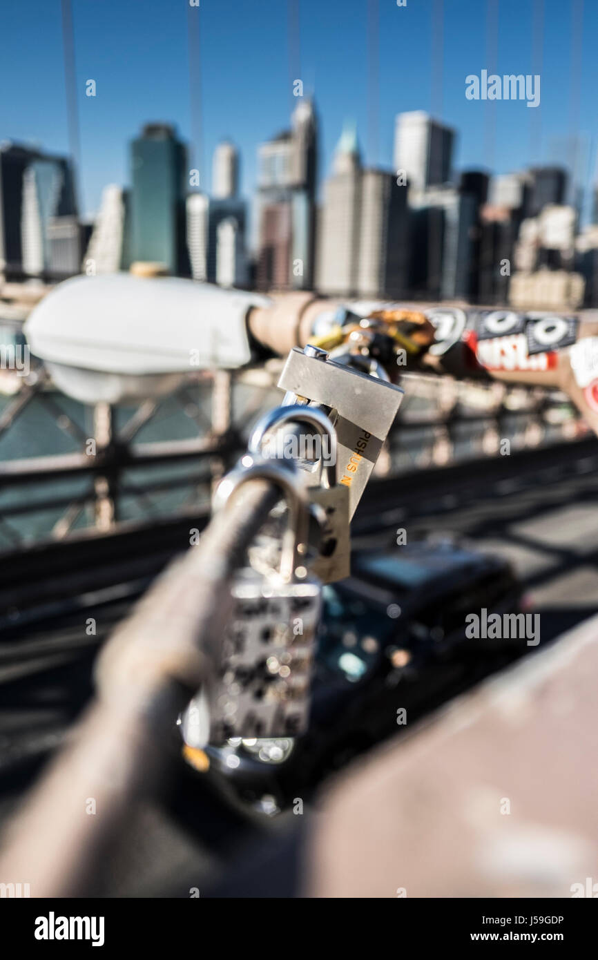 Brooklyn Bridge Padlocks Stock Photo Alamy