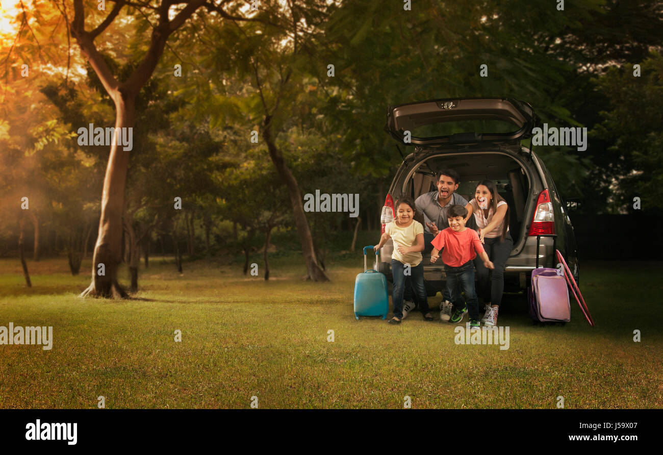 Indian family picnic hi-res stock photography and images - Alamy