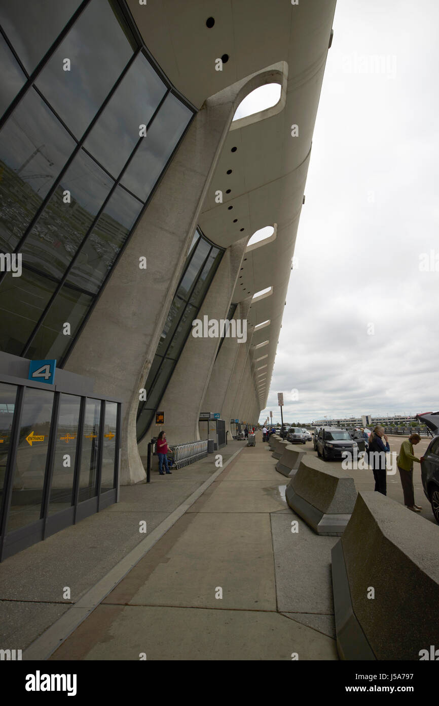Dulles international airport exterior hires stock photography and