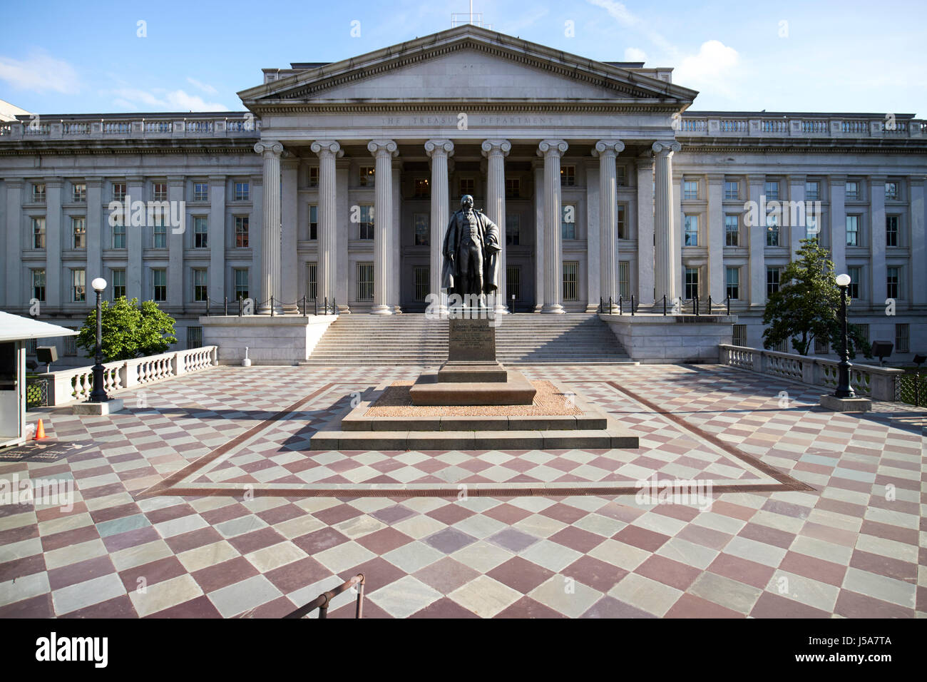 The treasury department building 1500 pennsylvania avenue Washington DC USA Stock Photo Alamy
