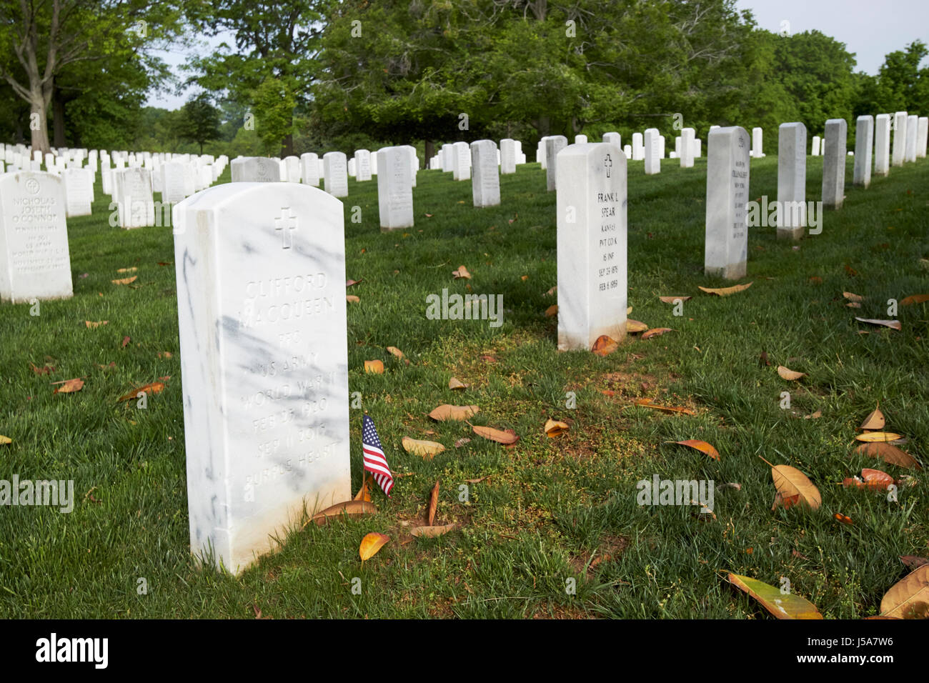 white gravestones in arlington cemetery Washington DC USA Stock Photo