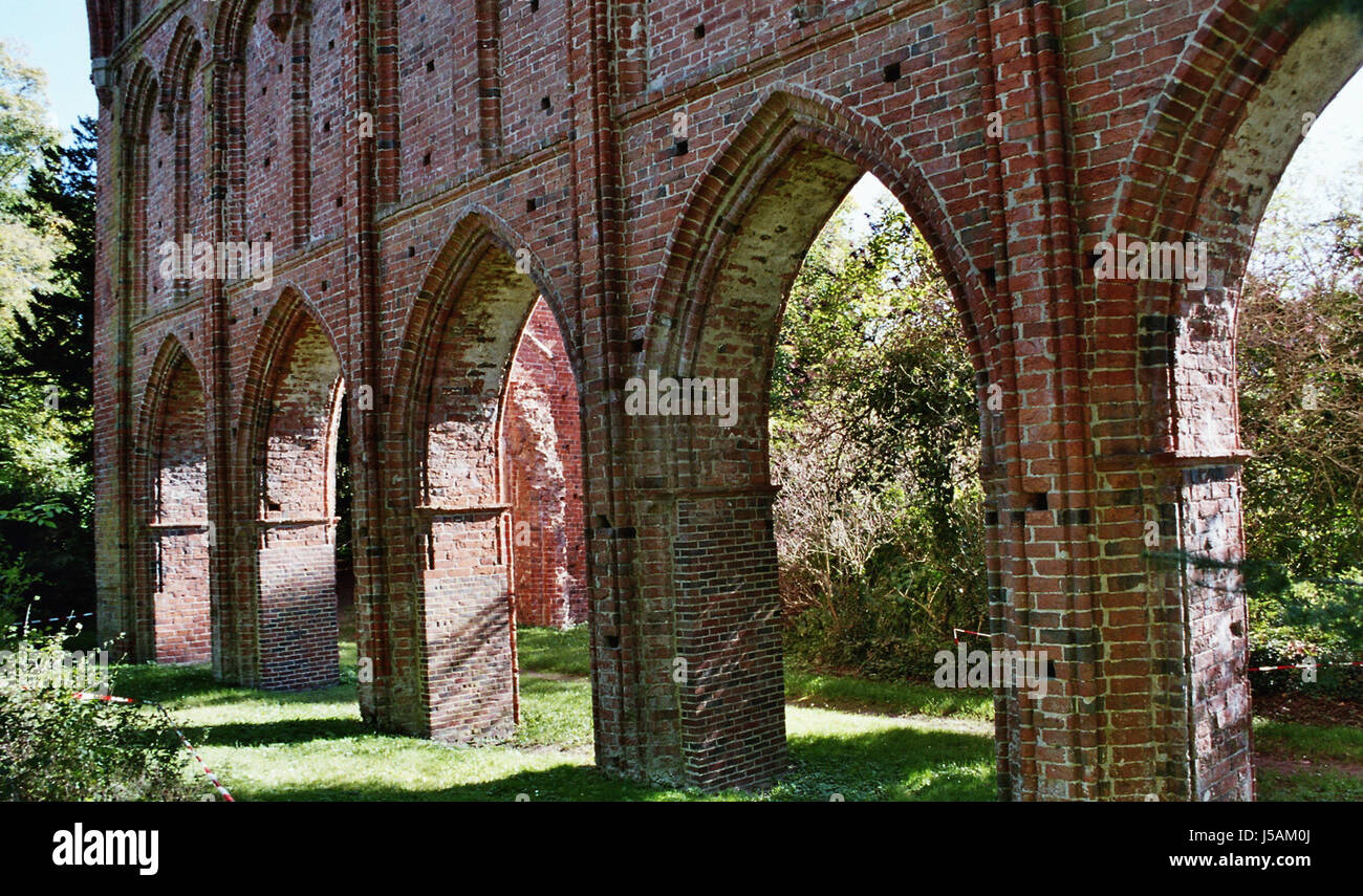 monument arc sightseeing wall germany german federal republic ruin