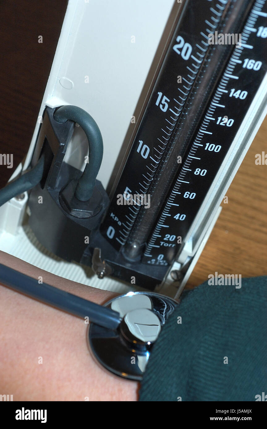 Sphygmomanometer mercury hires stock photography and images Alamy