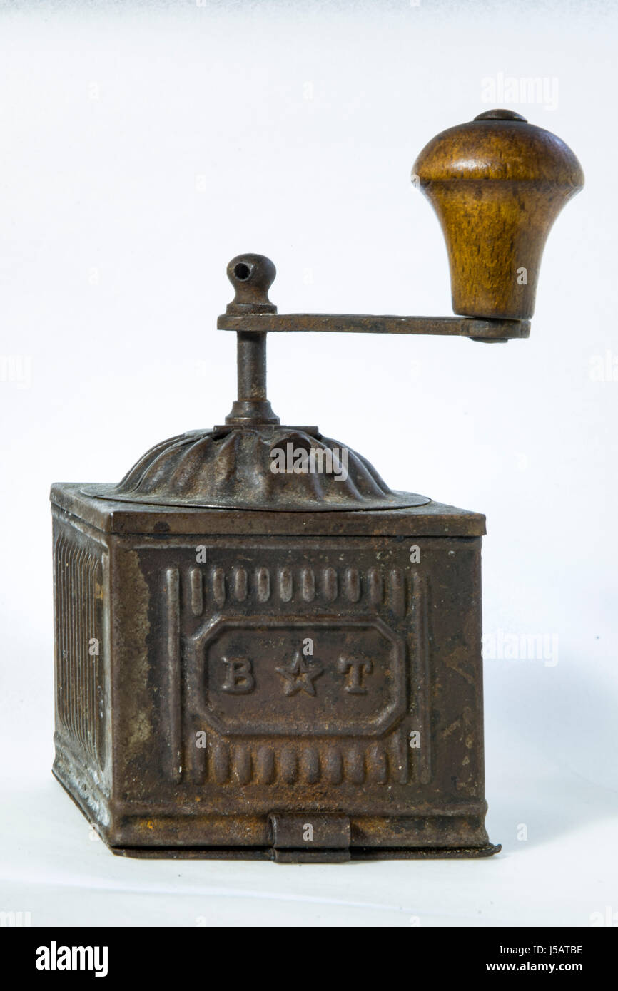 coffee, coffee grinder, quern with grinded coffee, grind, grind up