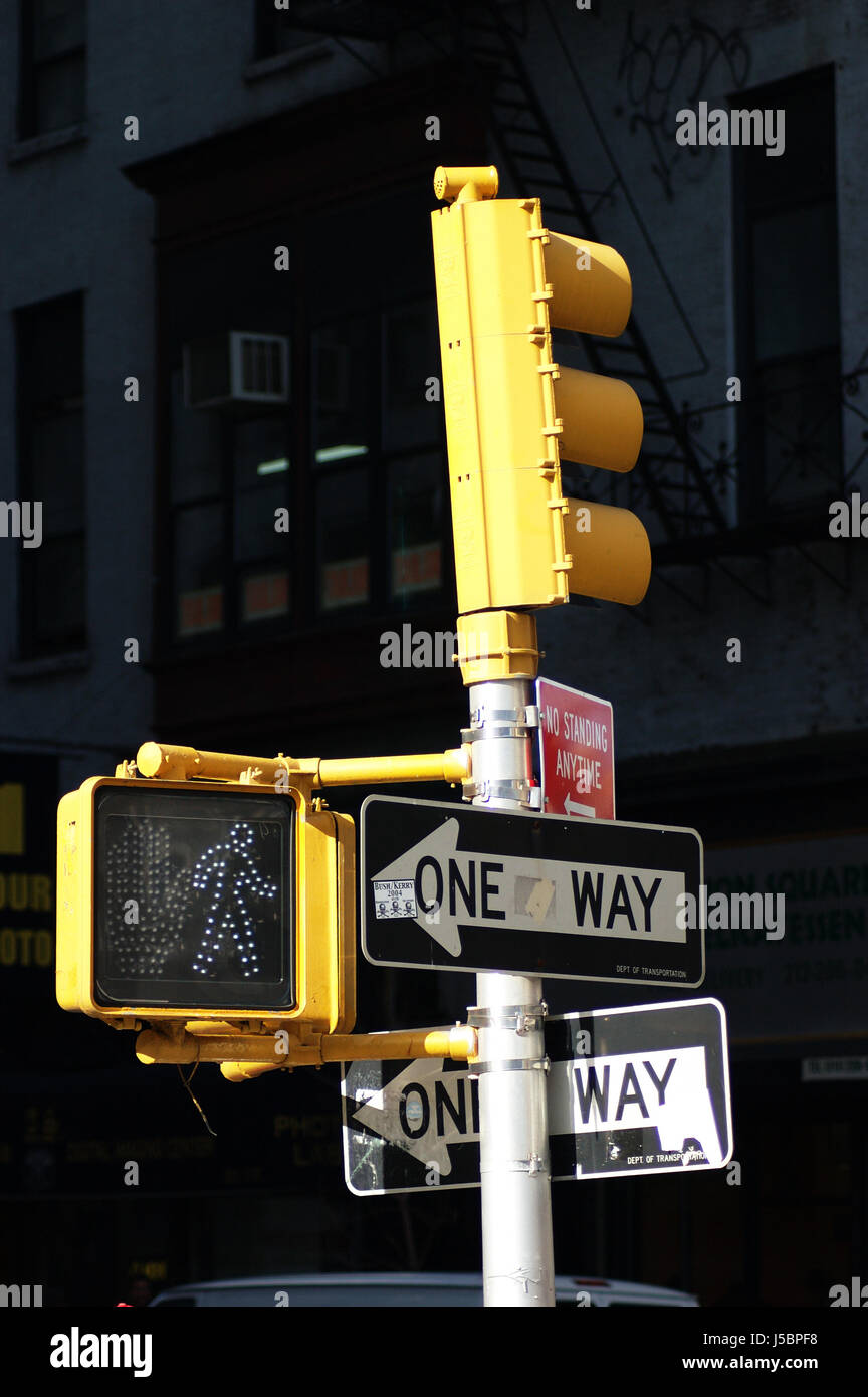 sign signal detail city town metropolis colour usa look glancing see ...