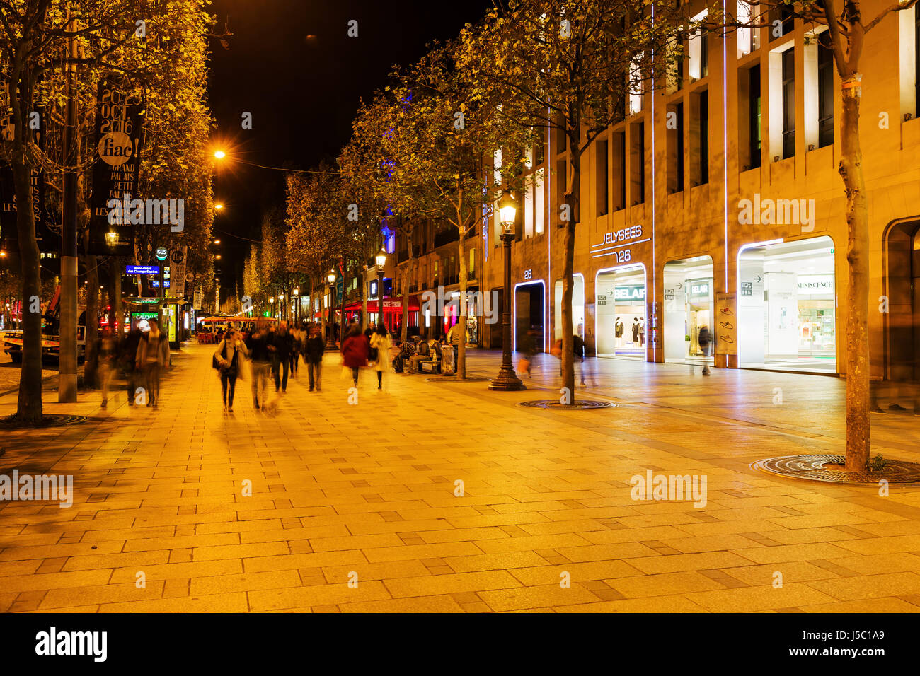 zara champs elysées