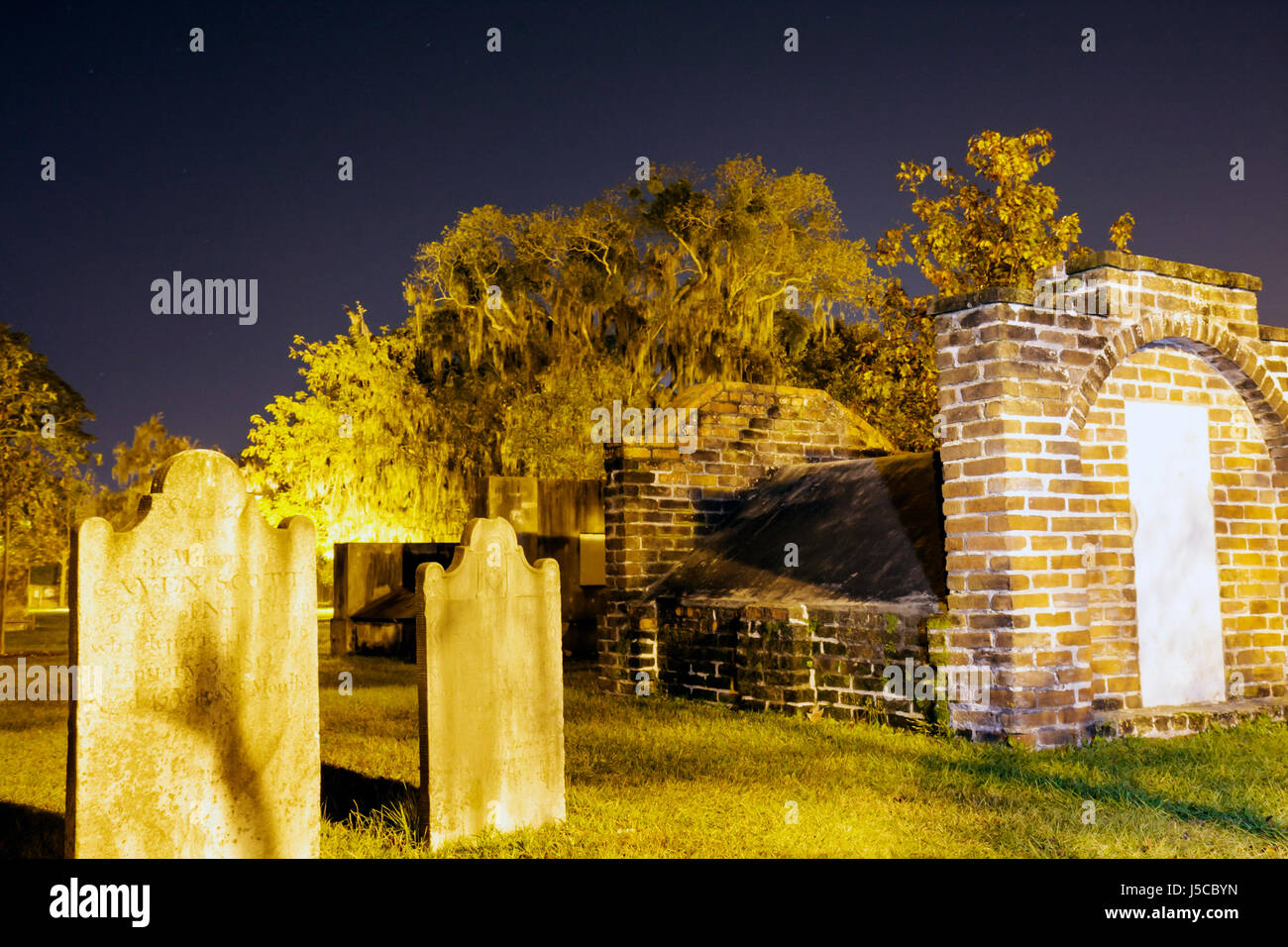 Georgia Savannah,Savannah Historic District,Colonial Park Cemetery,1750 to 1853,burial ground,grave,tombstone,tomb,headstone,shadows,creepy,death,ghos Stock Photo