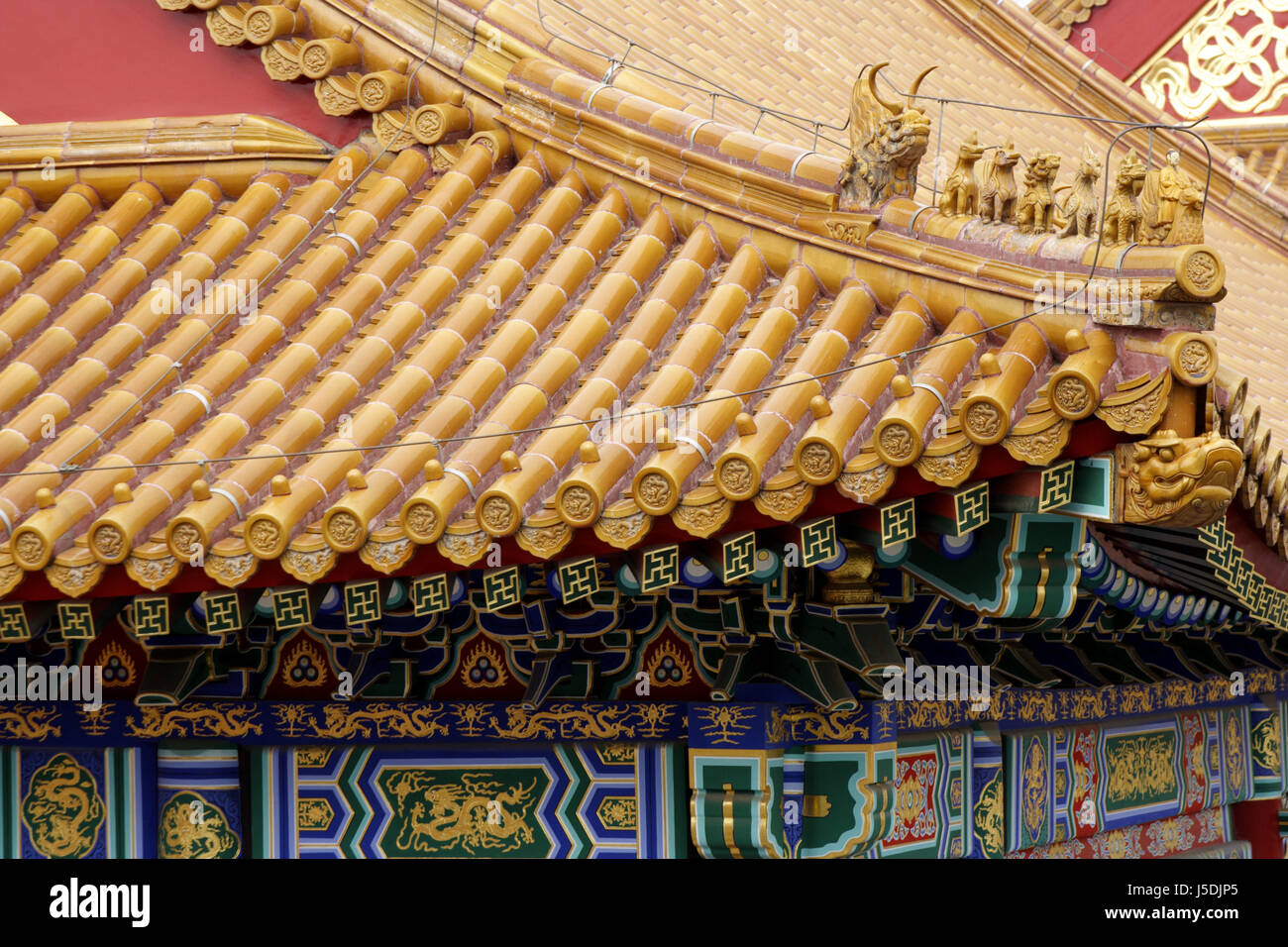 house building detail historical coloured colourful gorgeous ...