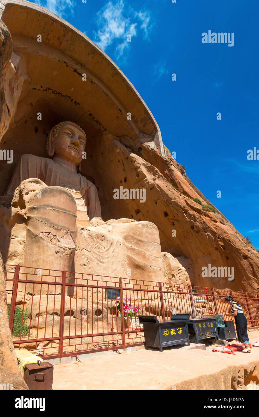 Giant Buddha statue, Mount Sumeru Grottoes, Guyuan, Ningxia, China Stock Photo