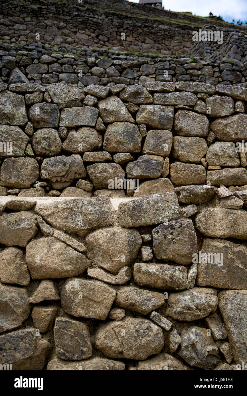 The walls of Machu Picchu Stock Photo - Alamy