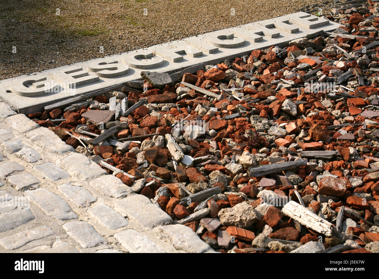 story monument memorial war world war debris annihilation rubble national Stock Photo