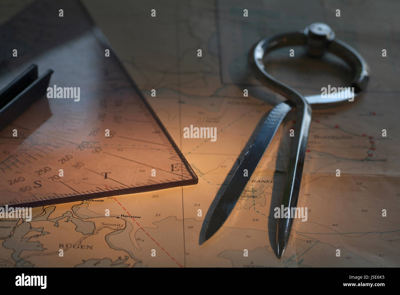 navigation seafaring sail aim goal orientation circle orientate ...