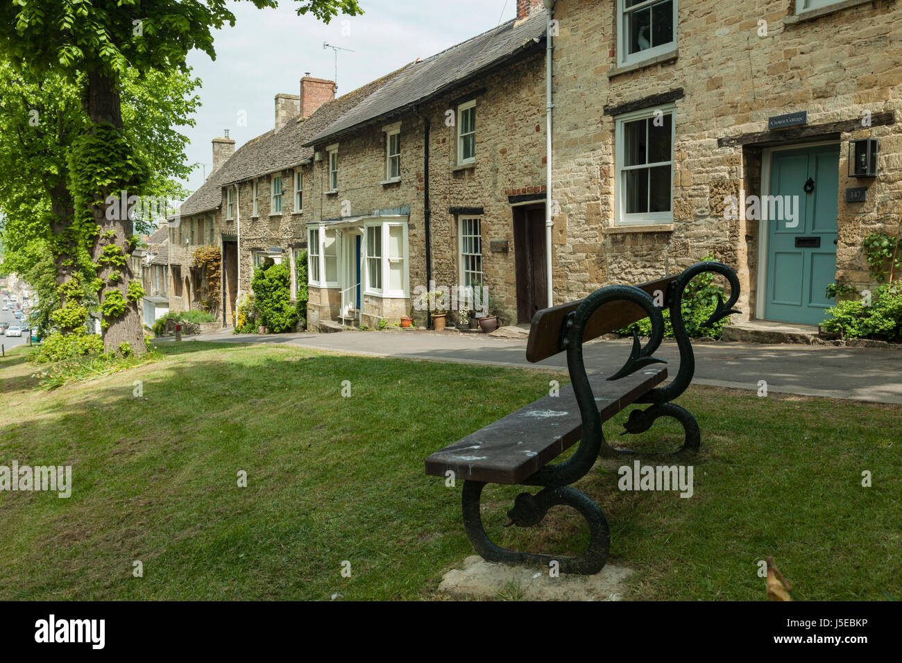Spring afternoon in the Cotswold town of Burford, Oxfordshire, England. Stock Photo