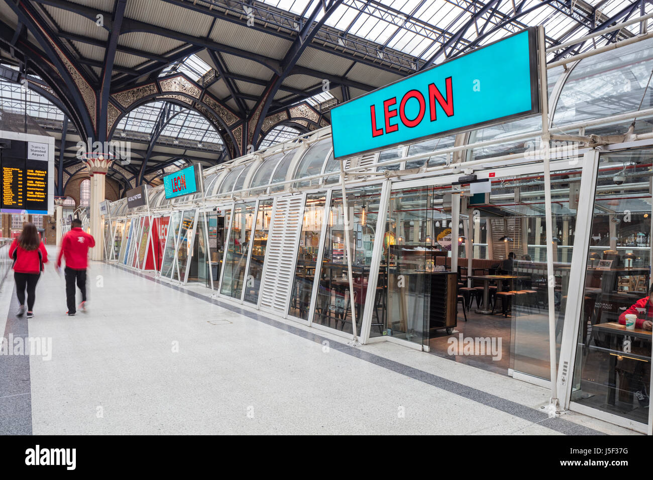 Monuments at Liverpool Street Station Stock Photo Alamy