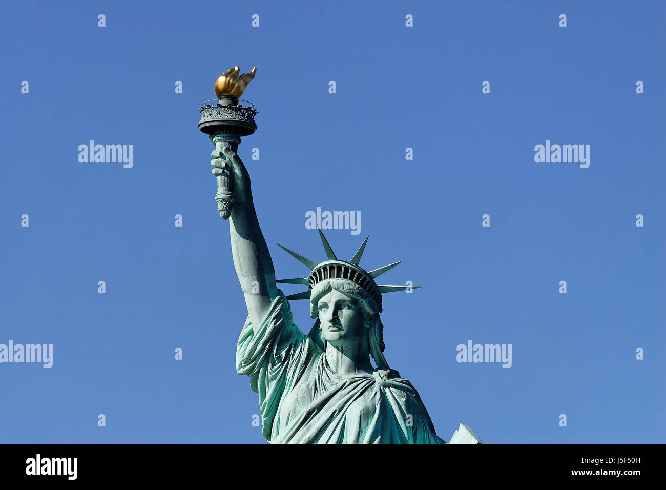 green statue usa freedom liberty america torch statue of liberty emblem