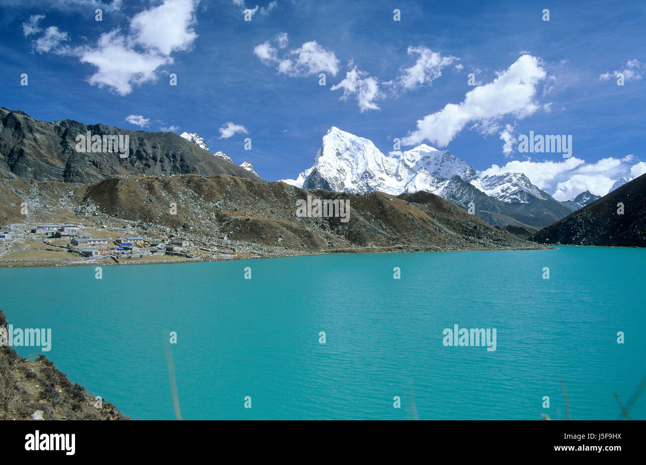 mountains mountain lake nepal salt water sea ocean water himalayas