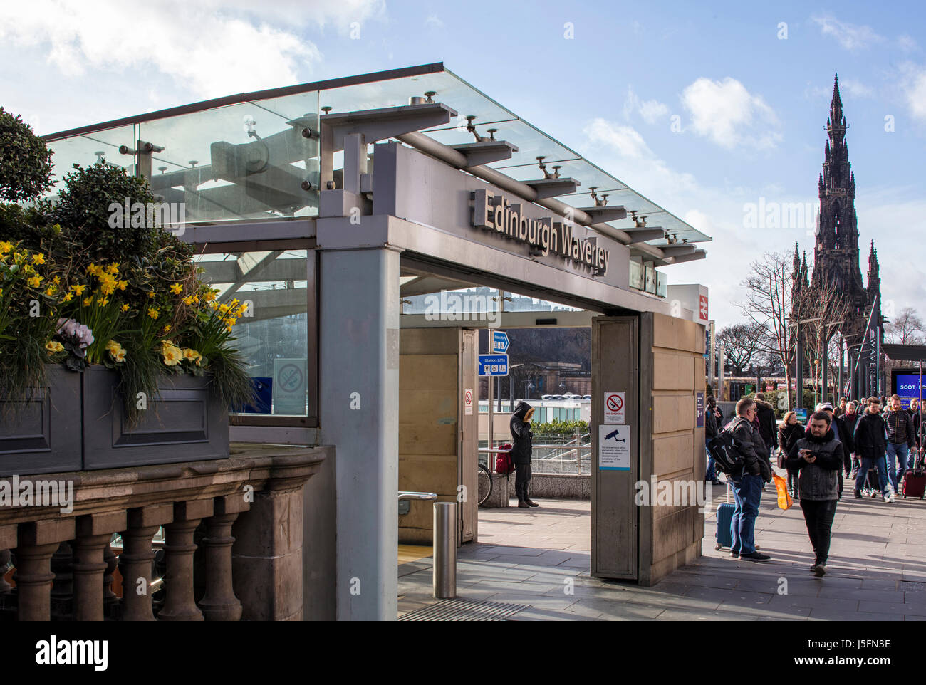 Edinburgh Waverley Station entrance Stock Photo Alamy