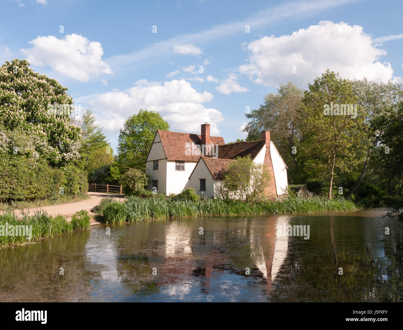 Willy Lott's Cottage outside in flatford mill in constable country