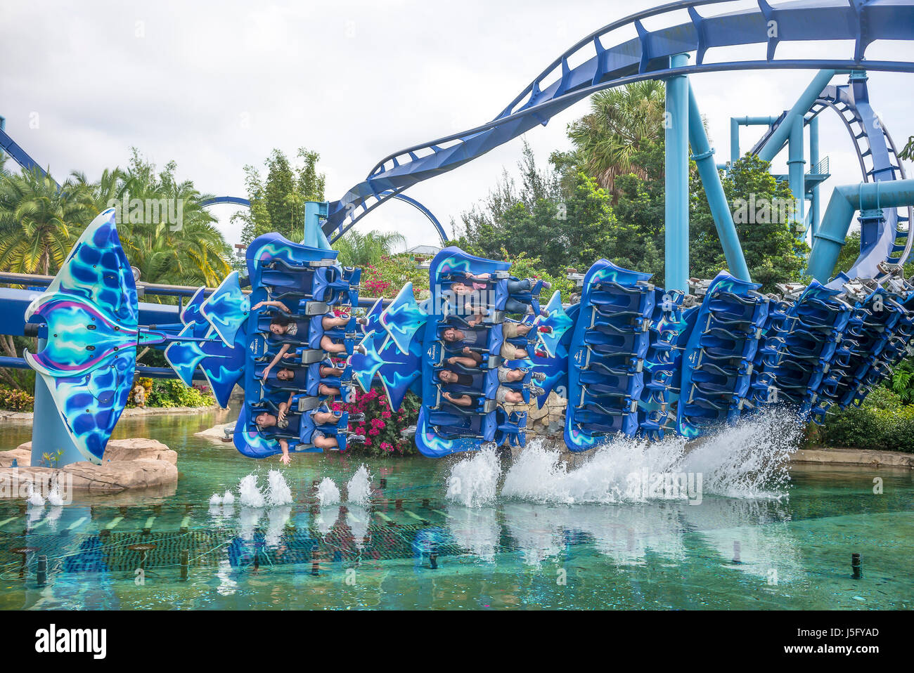 Roller coaster seaworld hi-res stock photography and images - Alamy