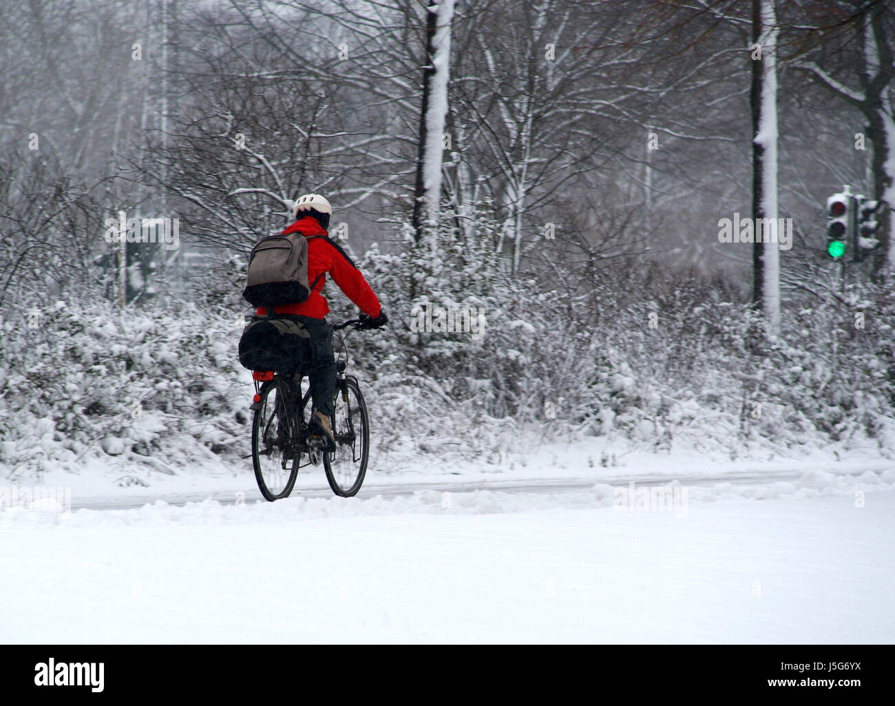 cycle in winter Stock Photo Alamy