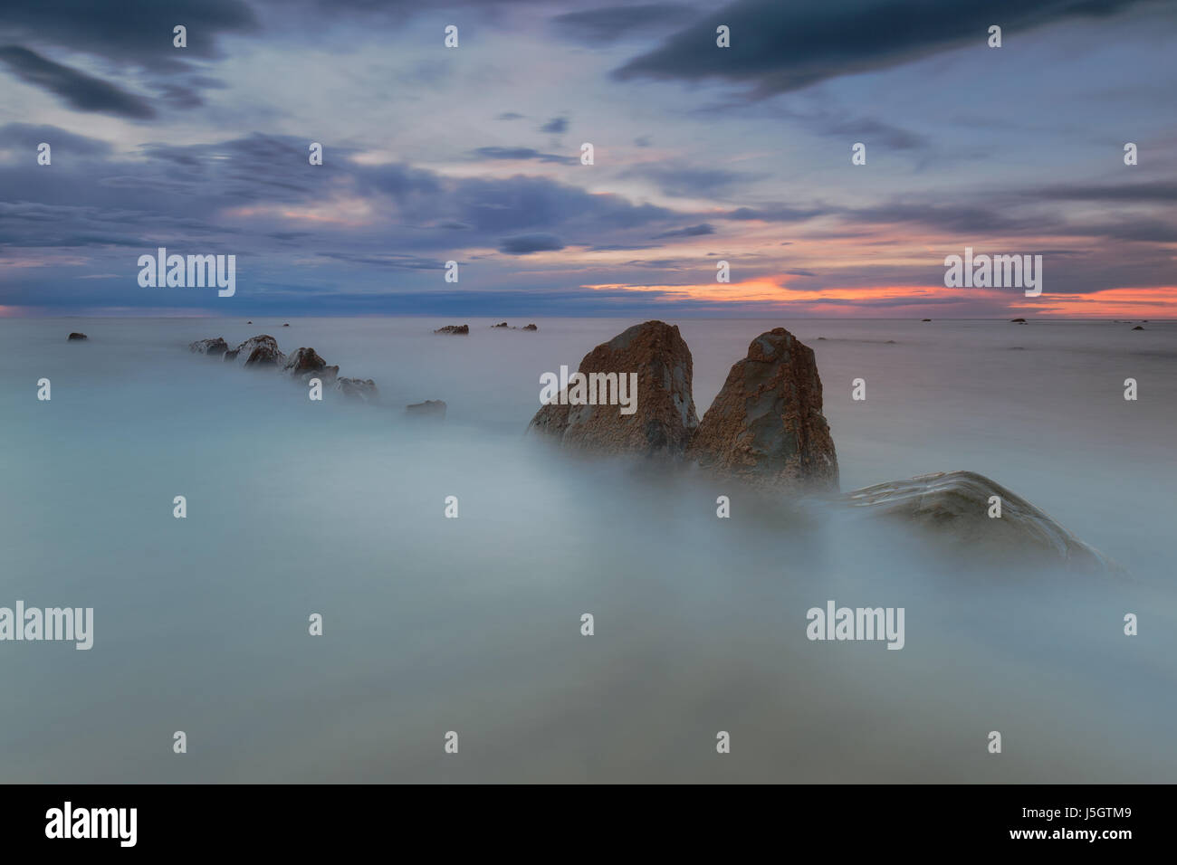 Silky calm ocean background hi-res stock photography and images - Alamy