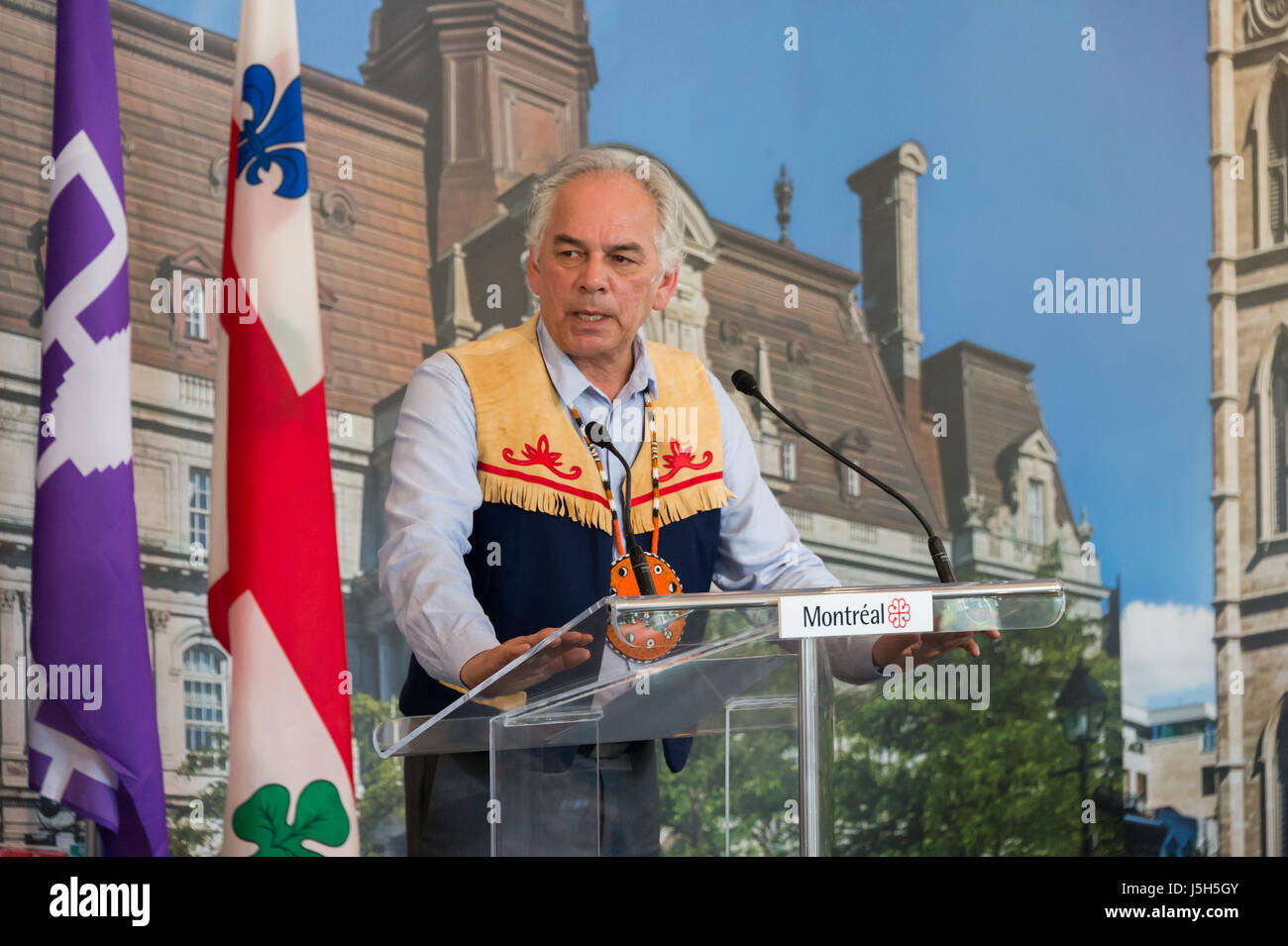 Montreal, Canada. 17th May, 2017. Luncheon in honour of the city's First Nations founders at city hall. Credit: Marc Bruxelle/Alamy Live News Stock Photo
