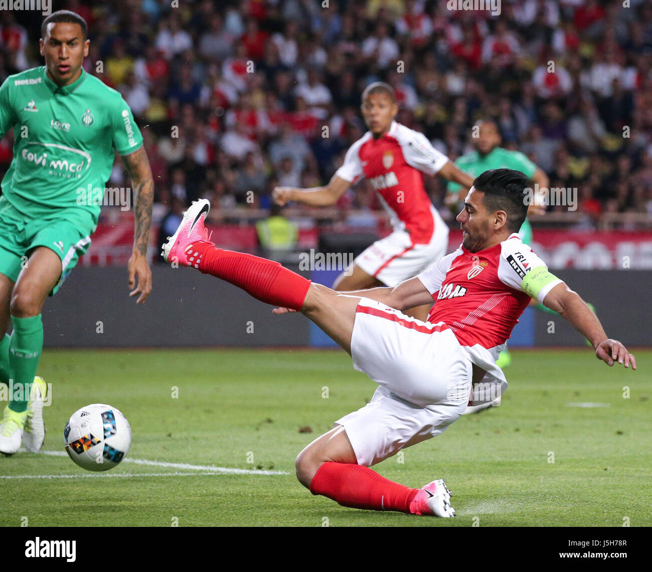 Frontvieille, Monaco. 17th May, 2017. Radamel Falcao (R) of AS Monaco vies during the match against St-Etienne of French Ligue 1 in Fontvieille, Monaco on May 17, 2017. AS Monaco won 2-0 and claimed the championship of the season in advance. (Xinhua/Serge Haouzi) Credit: Xinhua/Alamy Live News Stock Photo