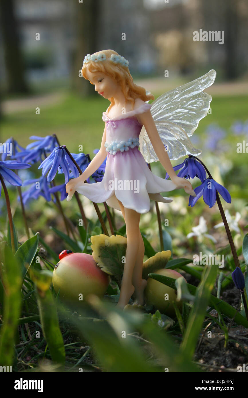 Blue Star Elf: Makhluk Mitos yang Memikat dan Misterius