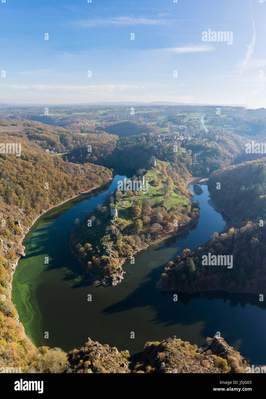 France, Creuse, Crozant, castle ruins, the loop of the Creuse and the junction with the Sedelle in autumn (aerial view) Stock Photo