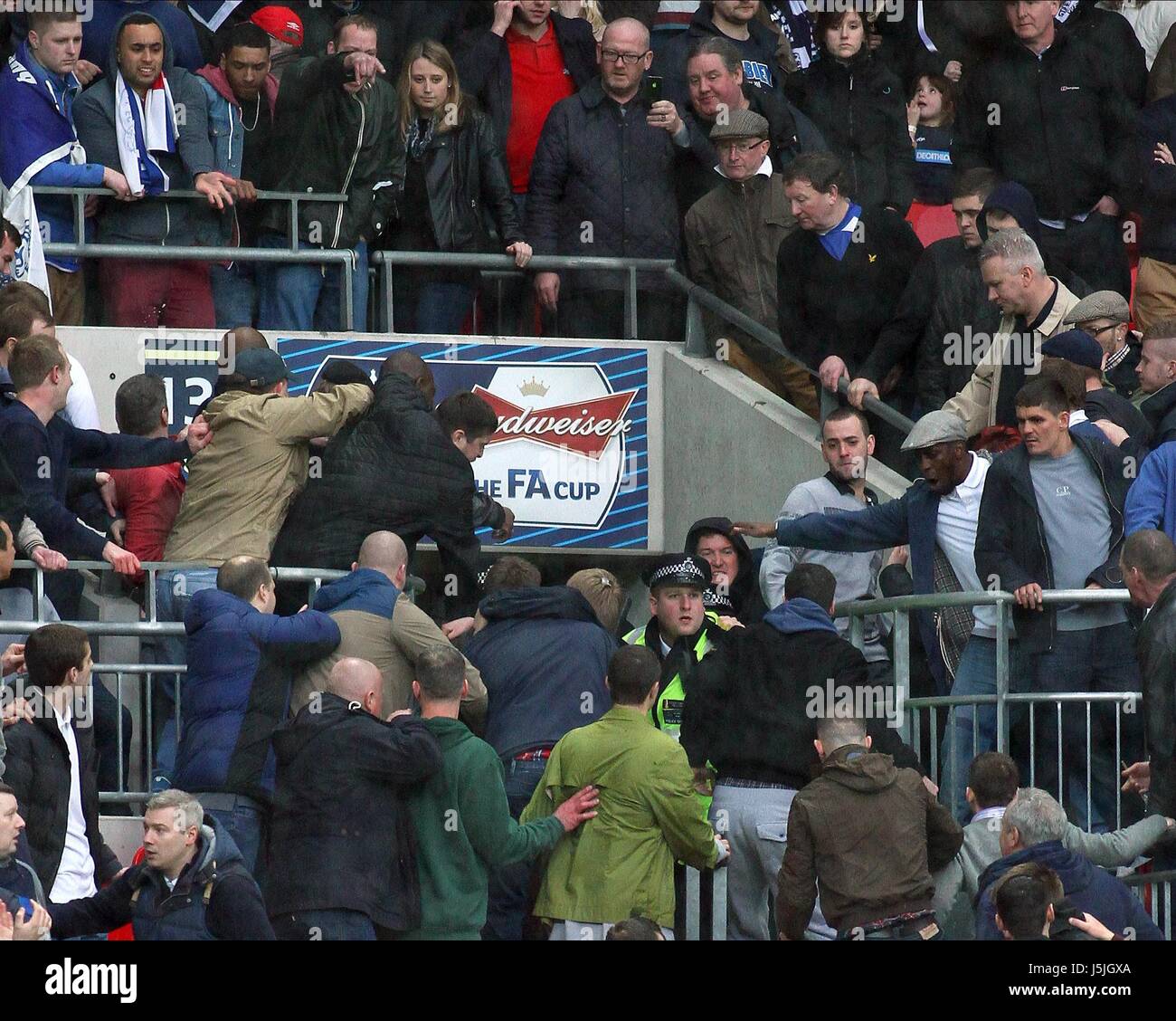Millwall fans hi-res stock photography and images - Alamy
