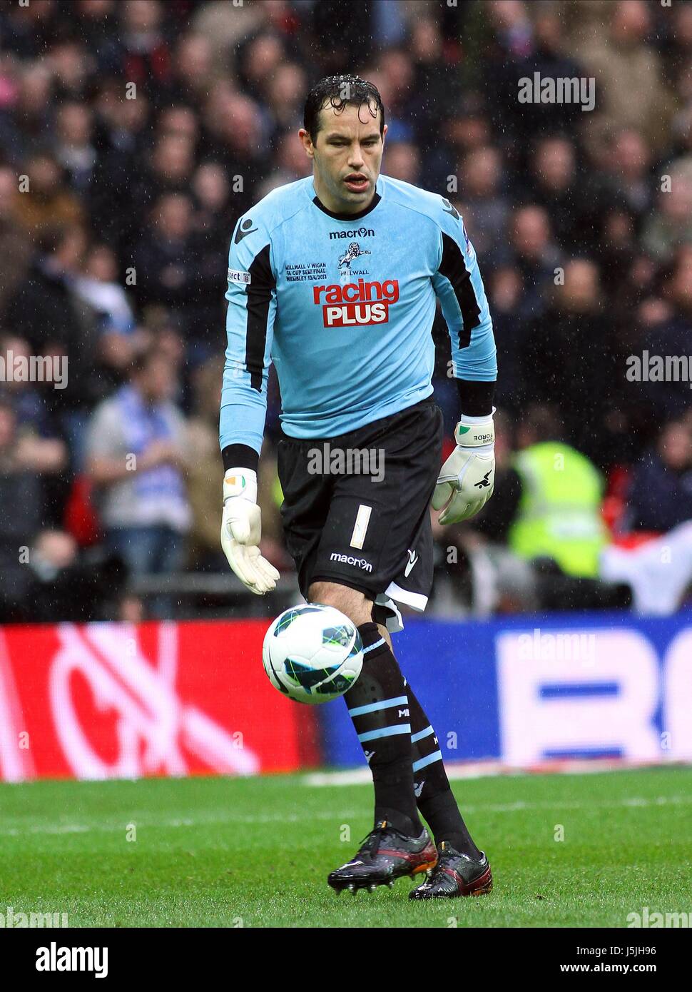 Millwall fc hi-res stock photography and images - Alamy