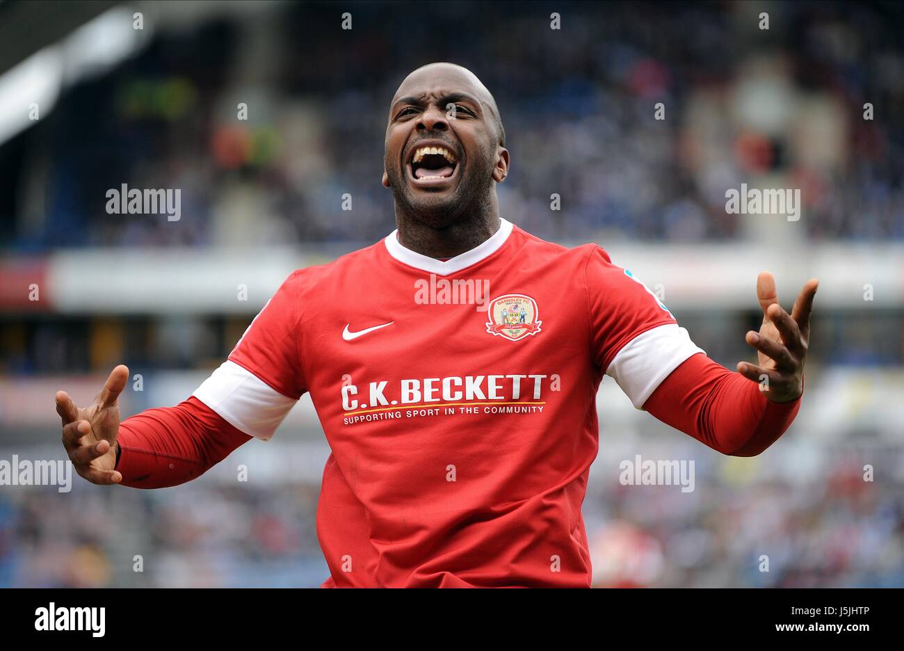 Barnsley fc hi-res stock photography and images - Alamy
