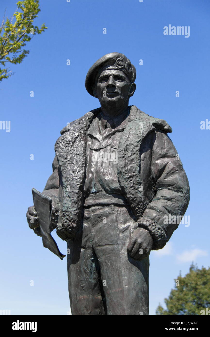 Field Marshal Viscount Montgomery statue opposite D-Day Museum ...