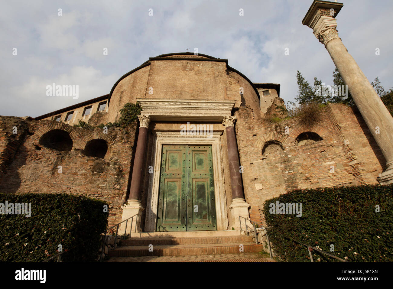 via santi cosma e damiano