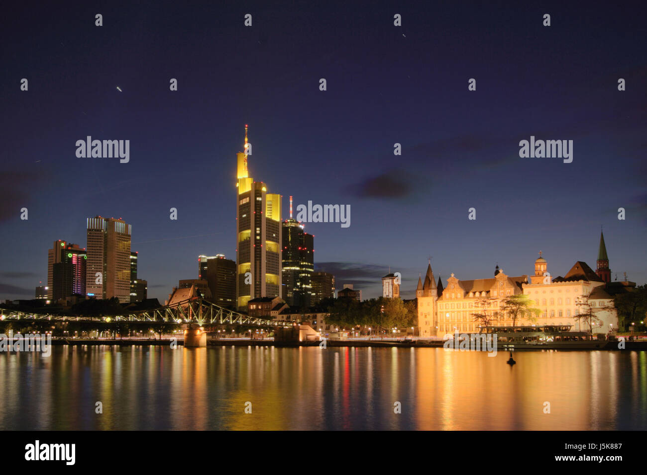 skyline frankfurt am main at night Stock Photo - Alamy