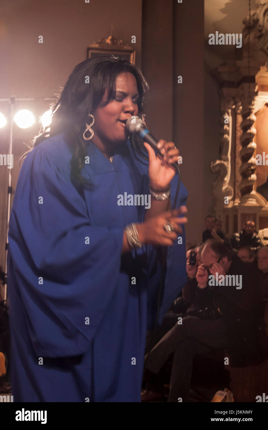 Christian singer hi-res stock photography and images - Alamy