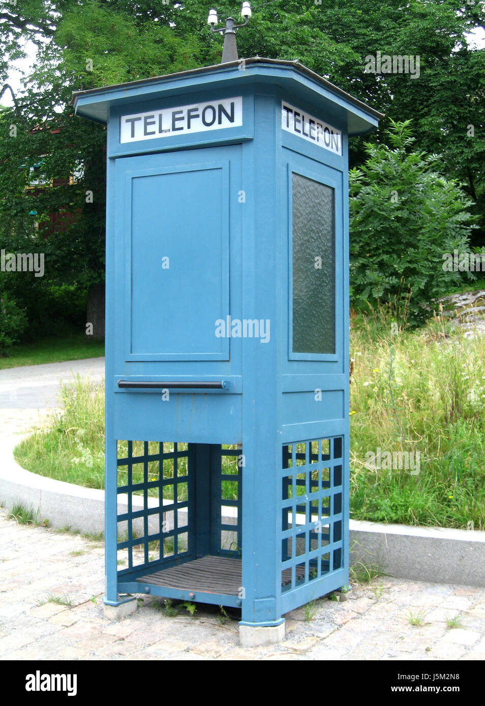 conversation telephone box phonebooth telephone kiosk telephone booth