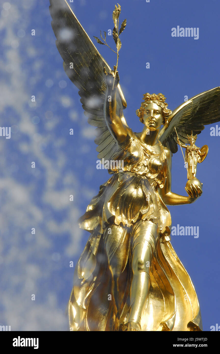 bavaria sightseeing golden fountain angel angels munich peace city emblem Stock Photo