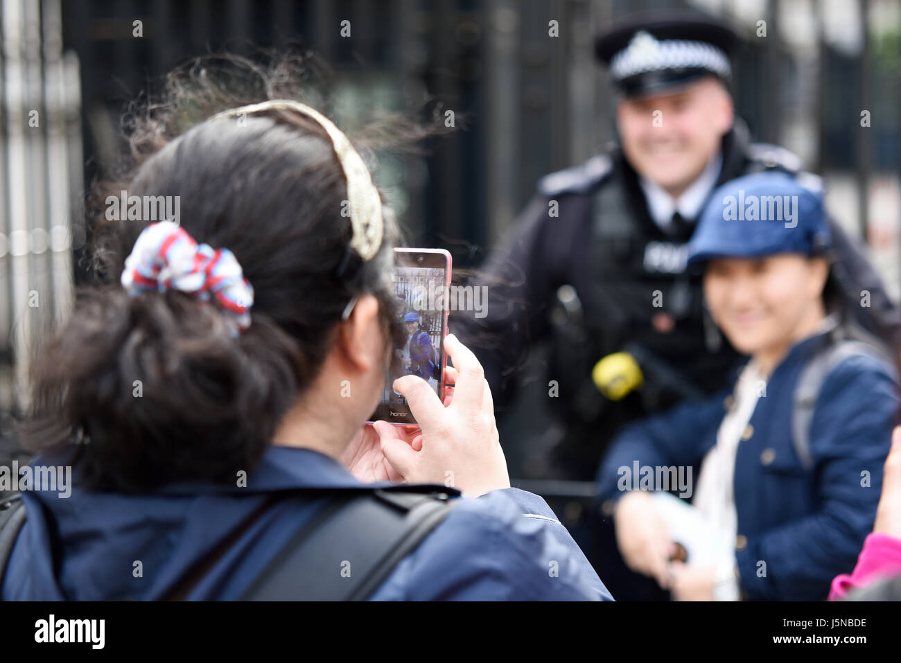 Armed british police hi-res stock photography and images - Alamy