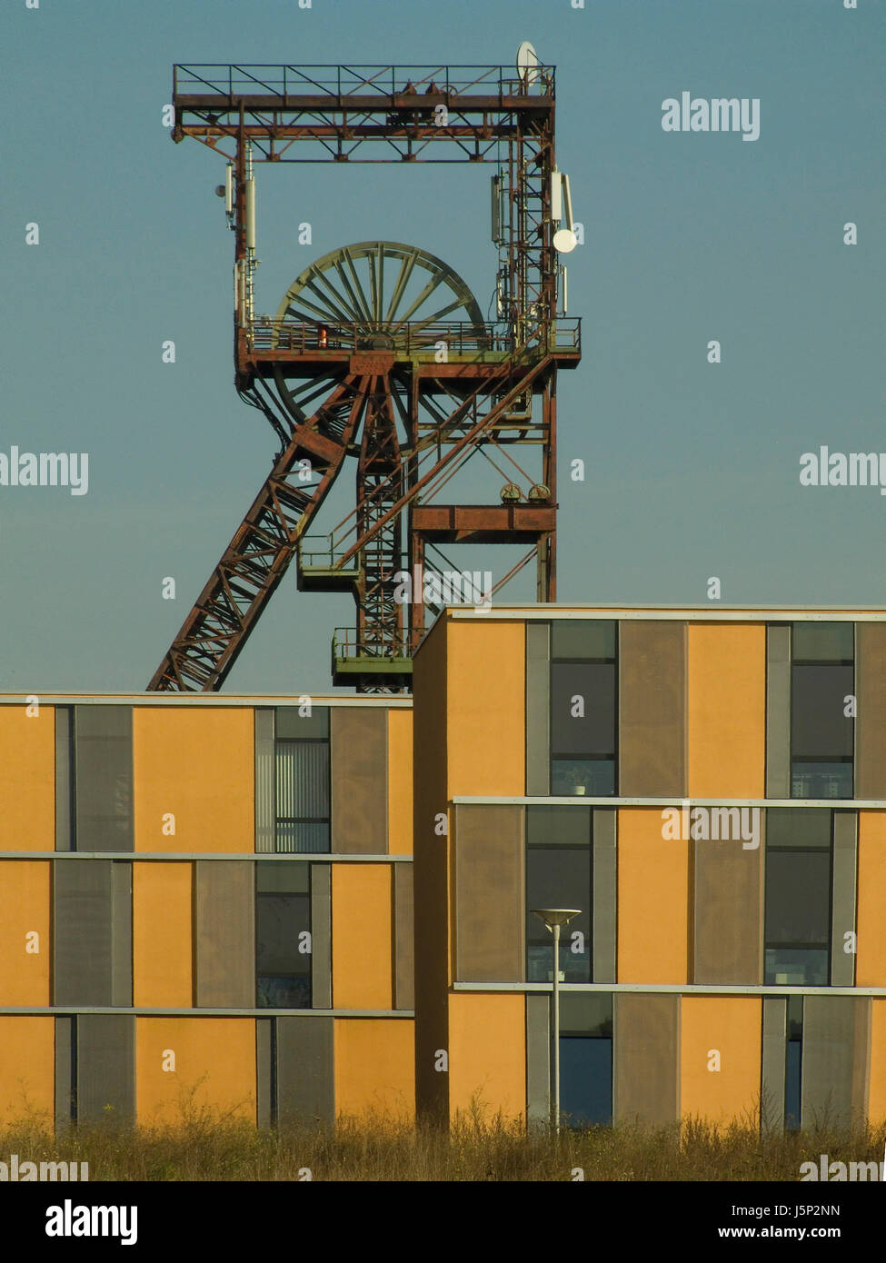 inoperative rust coal scaffold scaffolding storefronts closing frdergerst Stock Photo