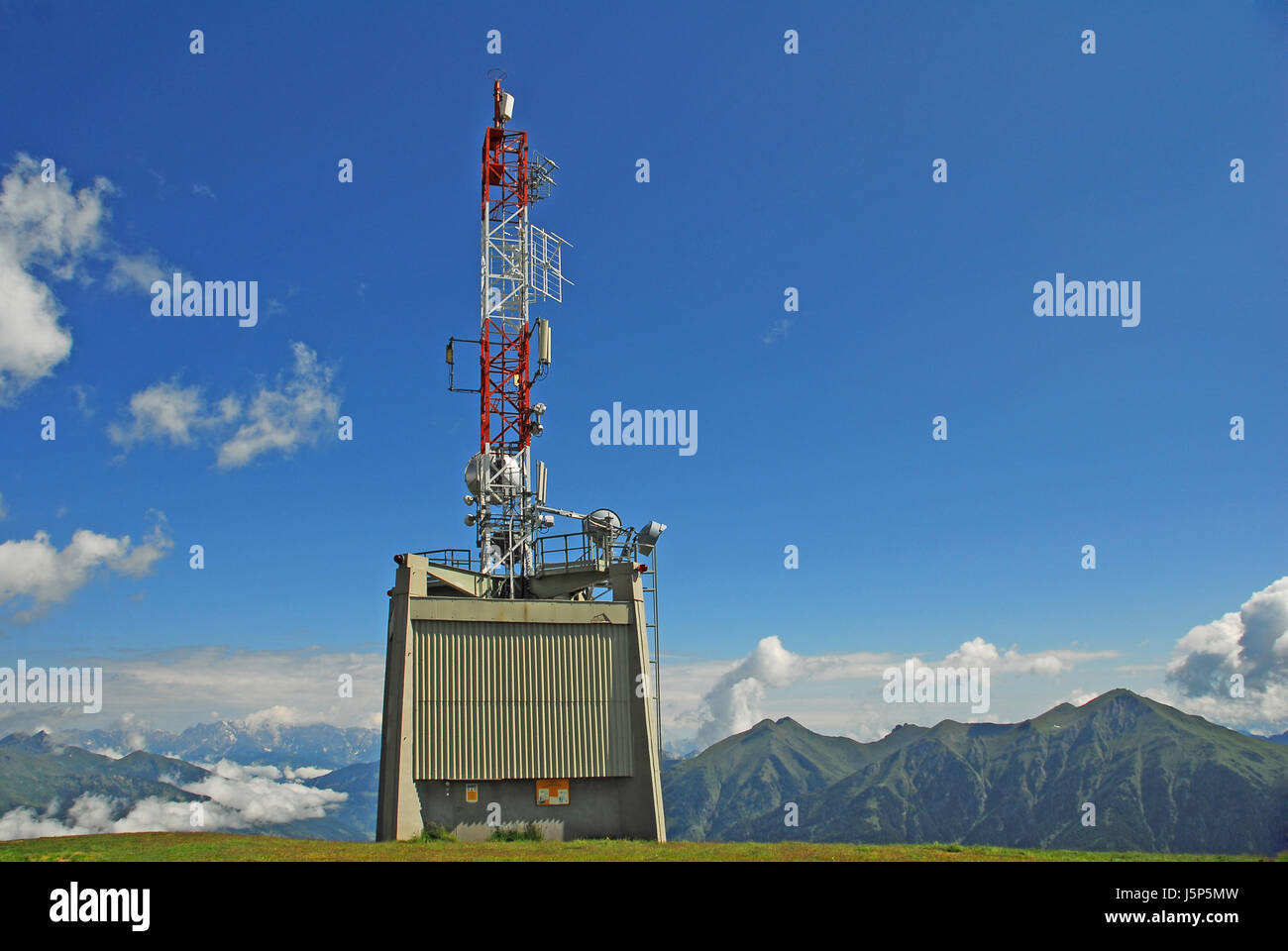 electronics radio mast antennae transmitter hertz broadcast megahertz khz short Stock Photo