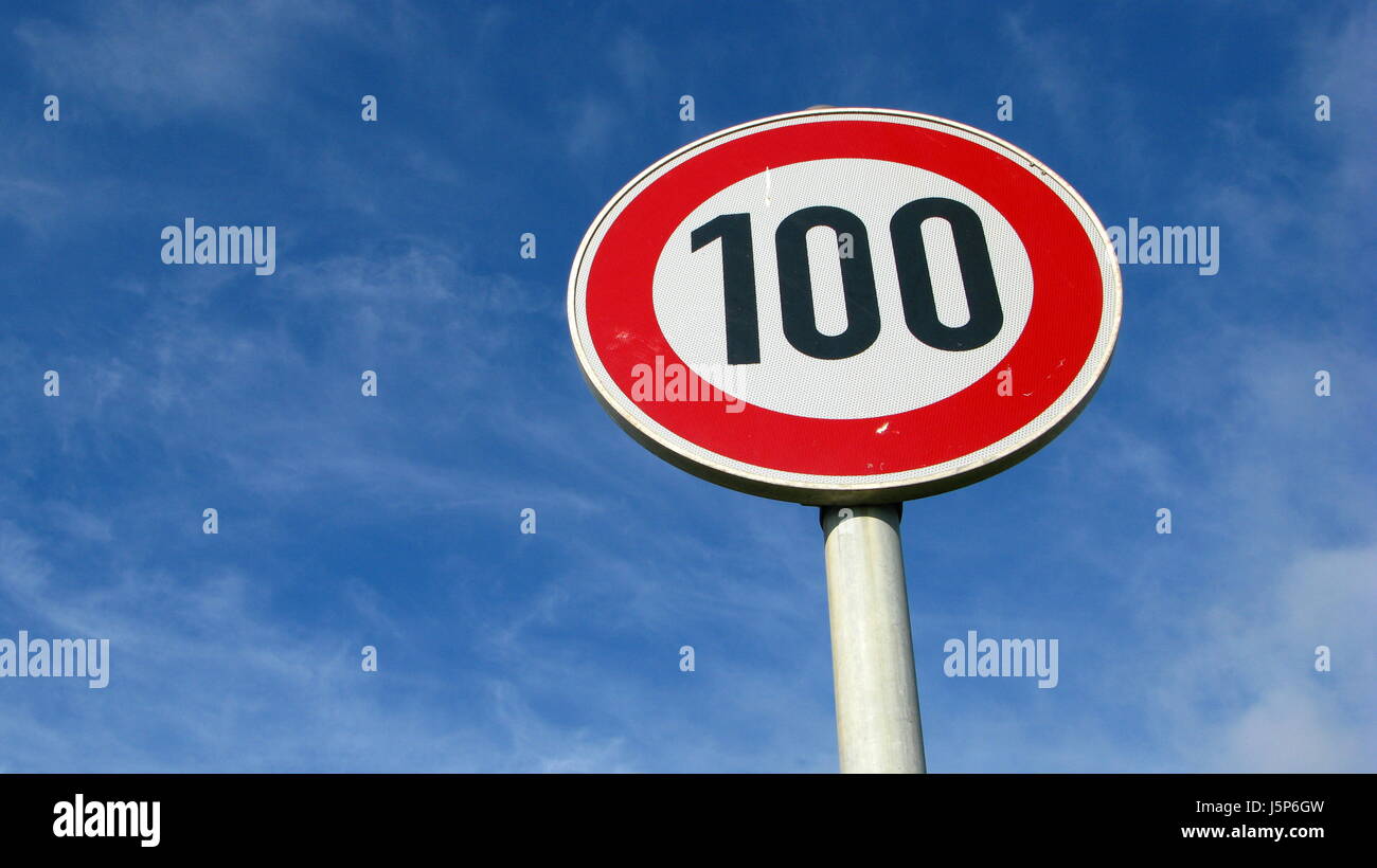 Maximum speed 100 hi-res stock photography and images - Alamy