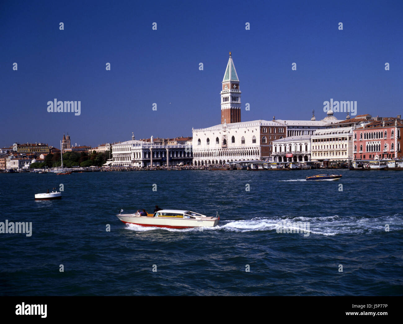 blue city town venice gondola skyline symbol picture lagoon firmament ...
