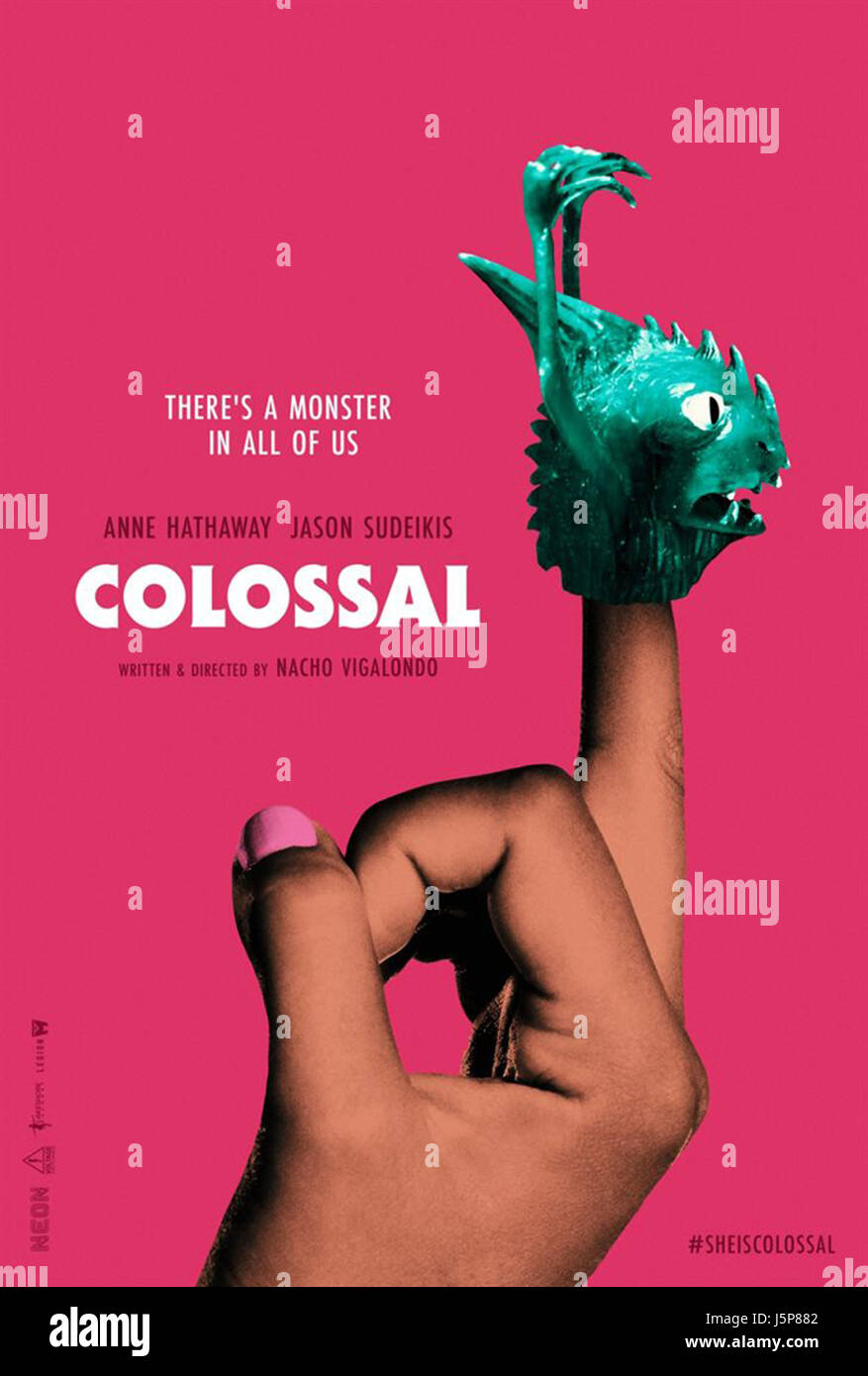 COLOSSAL (2016)  NACHO VIGALONDO (DIR)  VOLTAGE PICTURES/MOVIESTORE COLLECTION LTD Stock Photo