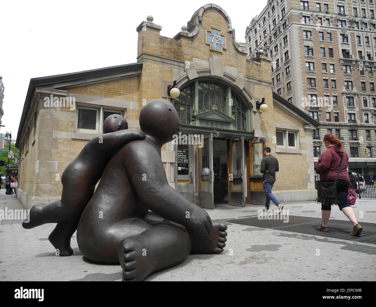 New York City, USA. 17th May, 2017. Bronze sculptures by artist Joy
