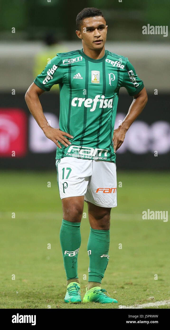 SÃO PAULO, SP - 17.05.2017: PALMEIRAS X INTERNACIONAL - Player Erik, from  SE Palmeiras, in the game against the team of the International, during a  match valid for the round of 16 (